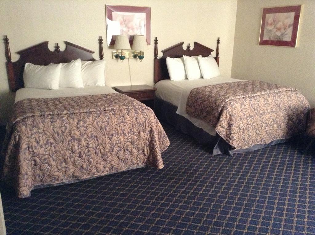 Regency Inn & Suites 西斯普林菲尔德 外观 照片