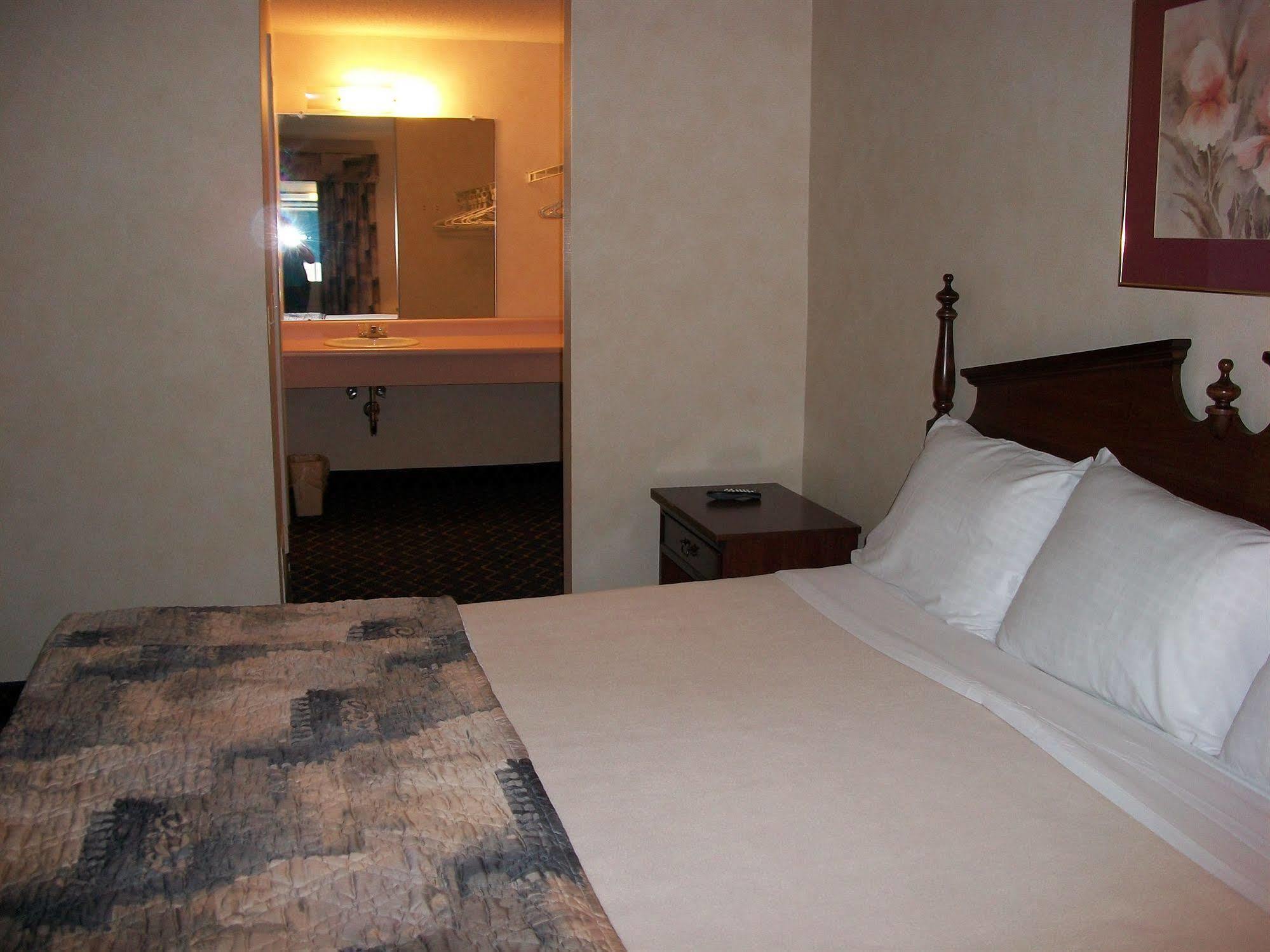Regency Inn & Suites 西斯普林菲尔德 外观 照片